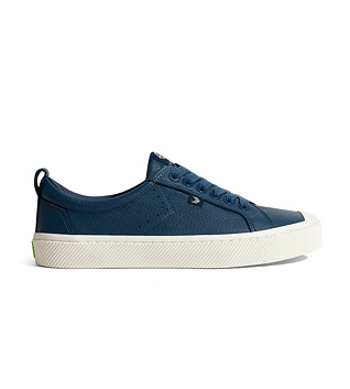Womens leisure shoes Cariuma OCA Low Dark Denim Premium Leather Sneaker