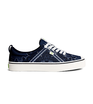 Pánské volnočasové boty Cariuma OCA Low Navy Bandana Canvas Sneaker