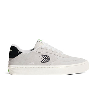Womens leisure shoes Cariuma LUAN PRO Smoke White Suede Black Logo Sneaker