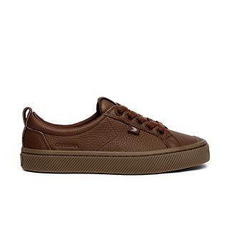 Womens leisure shoes Cariuma OCA Low Gum Downtown Brown Premium Leather Sneaker