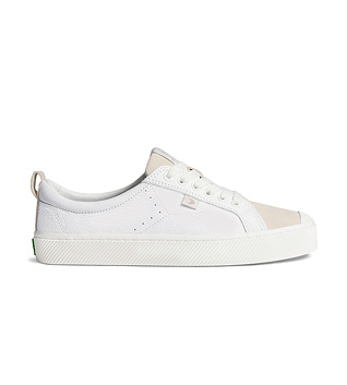 Mens leisure shoes Cariuma OCA Low White Premium Leather Vintage White Suede Sneaker