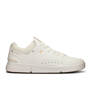 Womens leisure shoes On The Roger Centre Court