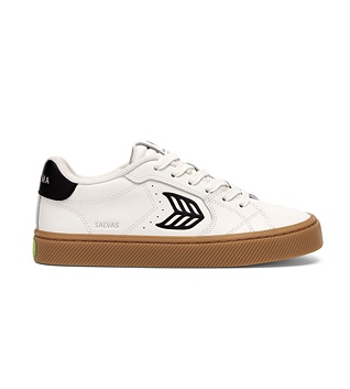 Womens leisure shoes Cariuma SALVAS Leather Gum Warm White Black Logo