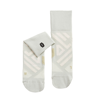Womens Socks On Performance Mid Sock