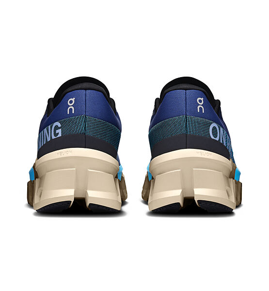 Mens Road Running Shoes On Cloudmonster 2