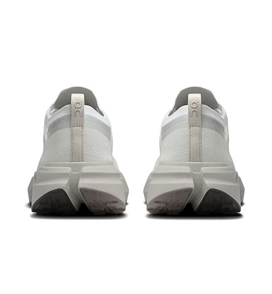 Womens leisure shoes On Cloudsoma