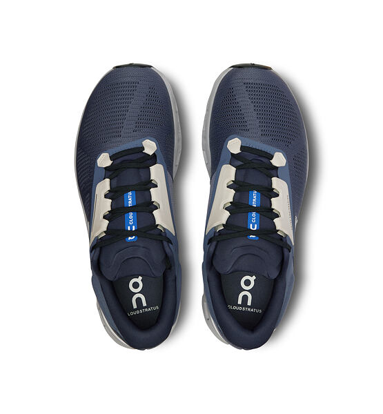 Mens Road Running Shoes On Cloudstratus 3