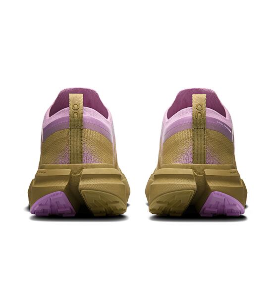 Womens leisure shoes On Cloudsoma