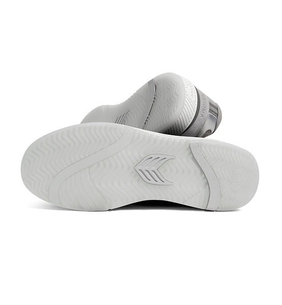 Pánské volnočasové boty Cariuma UBA Light Grey Suede and Mesh Charcoal Grey Logo Silver Accents Snea