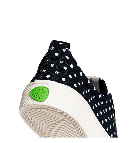 Dámské volnočasové boty Cariuma OCA Low Black Canvas White Polka Dots Sneaker