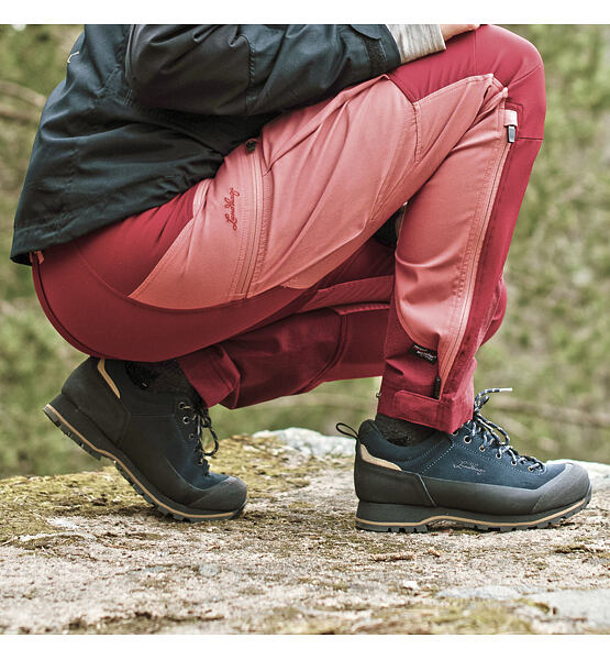 Unisex outdoor shoes Lundhags Bjerg Low