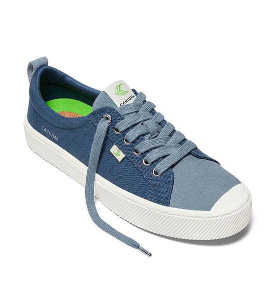 Womens leisure shoes Cariuma OCA Low Shadow Blue Canvas Mirage Blue Suede Sneaker