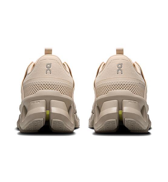 Womens Road Running Shoes On Cloudswift Amp