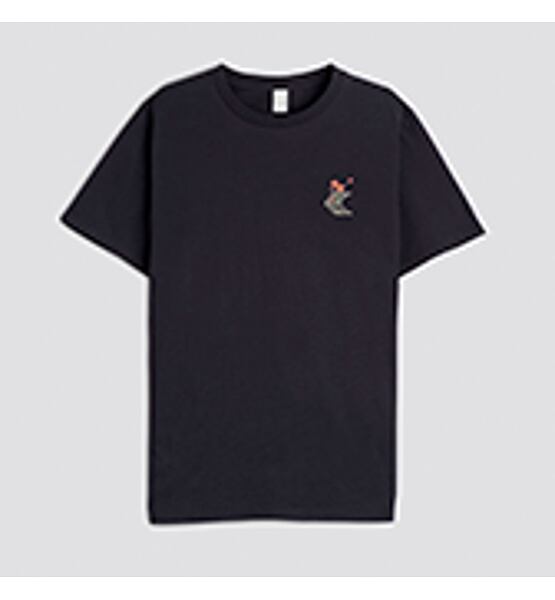 Cariuma T-Shirt Black Floral Skateboard