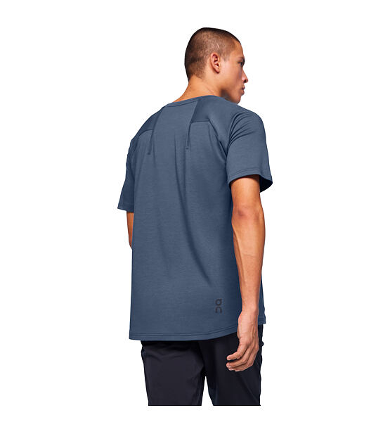 Mens running shirt On Focus-T