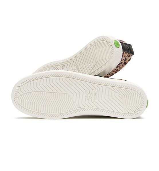 Pánské volnočasové boty Cariuma OCA Mary Jane Leopard Print Suede Sneaker