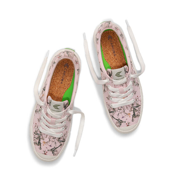 Dámské volnočasové boty Cariuma OCA Low Pale Lilac Parrot Print Canvas Sneaker