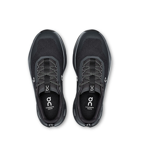 Junior leisure shoes On CloudNova Youth