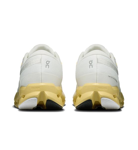 Womens Road Running Shoes On Cloudsurfer 2