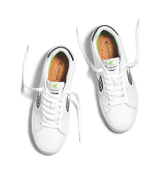 Pánské volnočasové boty Cariuma SALVAS White Leather Black Logo Sneaker