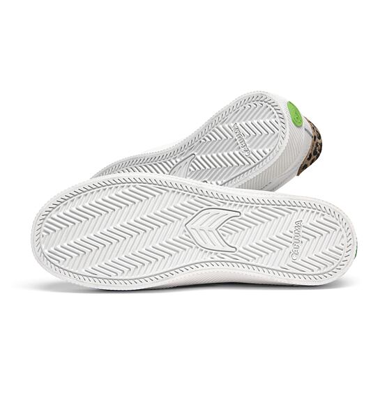 Pánské volnočasové boty Cariuma SALVAS White Leather Black Logo Leopard Print Sneaker