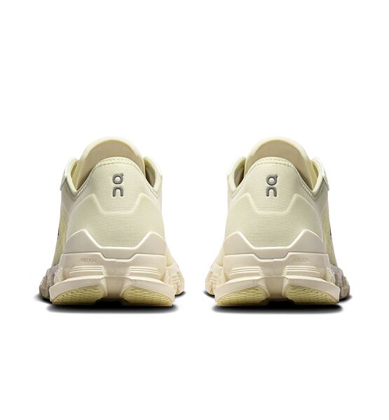 Womens leisure shoes On Cloud X 4 AD