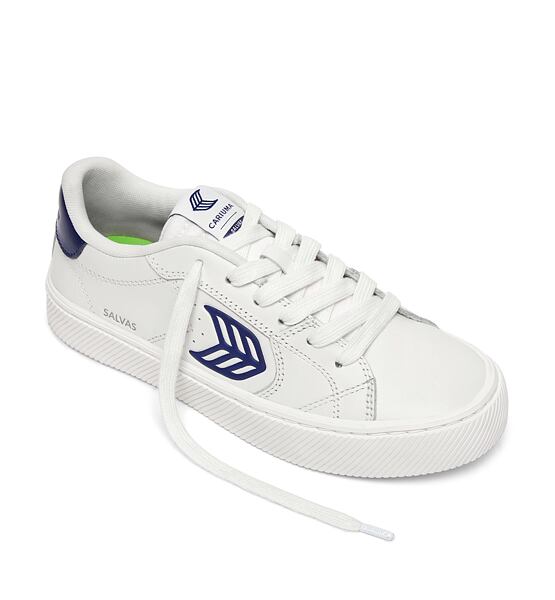 Womens leisure shoes Cariuma SALVAS White Leather Bright Navy Logo Sneaker