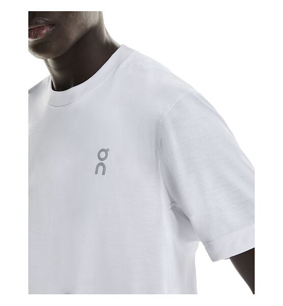Mens running shirt On Train-T Graphic