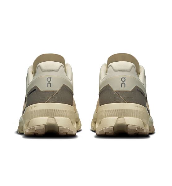 Womens Running Trail Shoes On Cloudvista 2