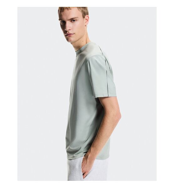 Mens running shirt On Focus-T