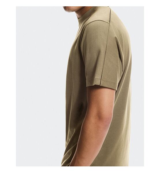 Mens running shirt On Focus-T