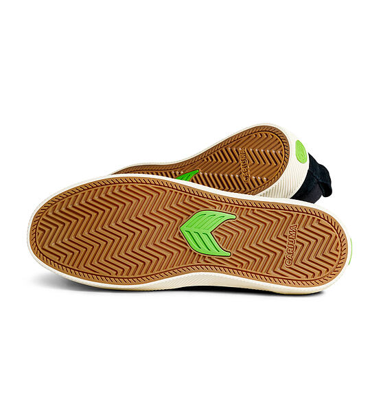 Pánské volnočasové boty Cariuma SLIP-ON PRO Black Suede and Canvas Ivory Logo Sneaker