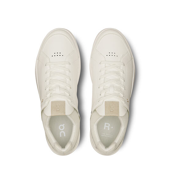 Womens leisure shoes On The Roger Centre Court