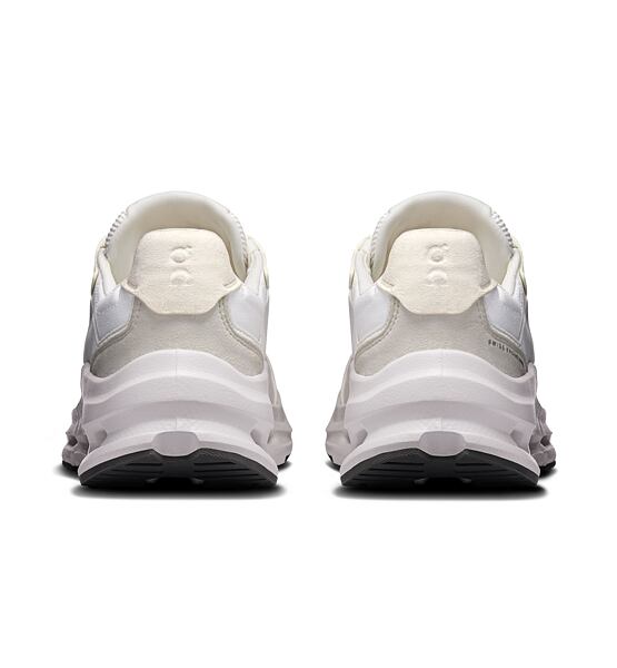 Womens leisure shoes On Cloudnova Rift