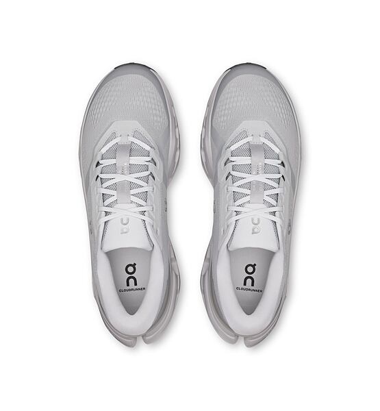 Mens Road Running Shoes On Cloudrunner 3