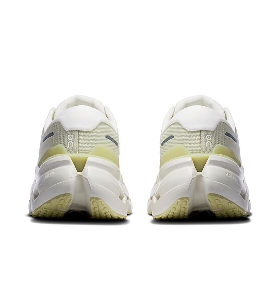 Womens Road Running Shoes On Cloudrunner 3