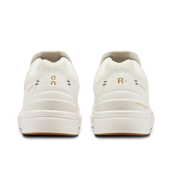 Womens leisure shoes On The Roger Centre Court