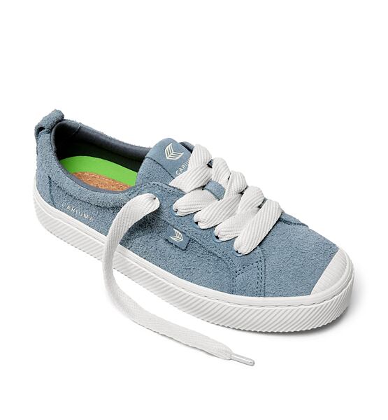 Womens leisure shoes Cariuma OCA Low Mountain Spring Blue Hairy Suede Sneaker