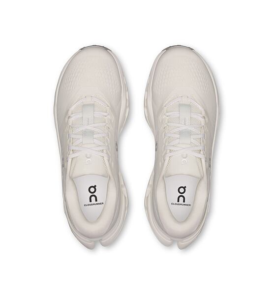 Womens Road Running Shoes On Cloudrunner 3