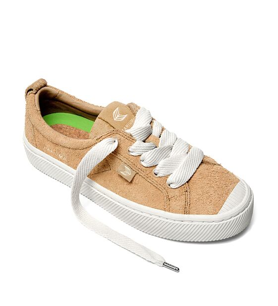 Womens leisure shoes Cariuma OCA Low Latte Hairy Suede Sneaker