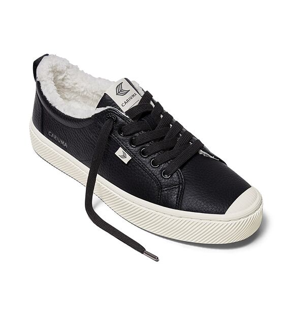 Mens leisure shoes Cariuma OCA Therma Low Black Premium Leather Sneaker