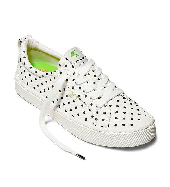 Mens leisure shoes Cariuma OCA Low White Canvas Black Polka Dots Sneaker