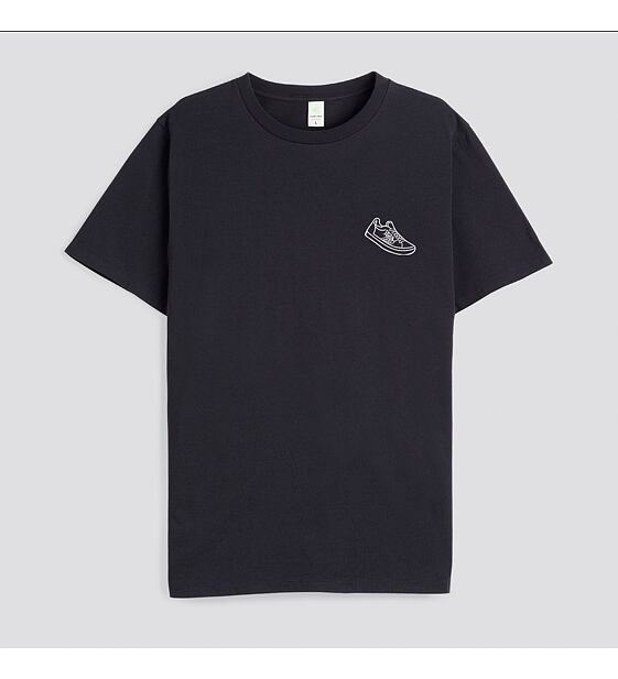 Cariuma T-Shirt Black Care for your People