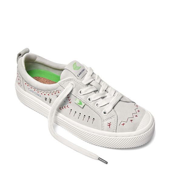 Pánské volnočasové boty Cariuma OCA Low Smoke White Suede Embroidered Sneaker