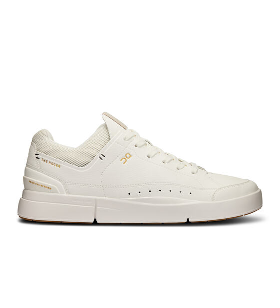 Womens leisure shoes On The Roger Centre Court