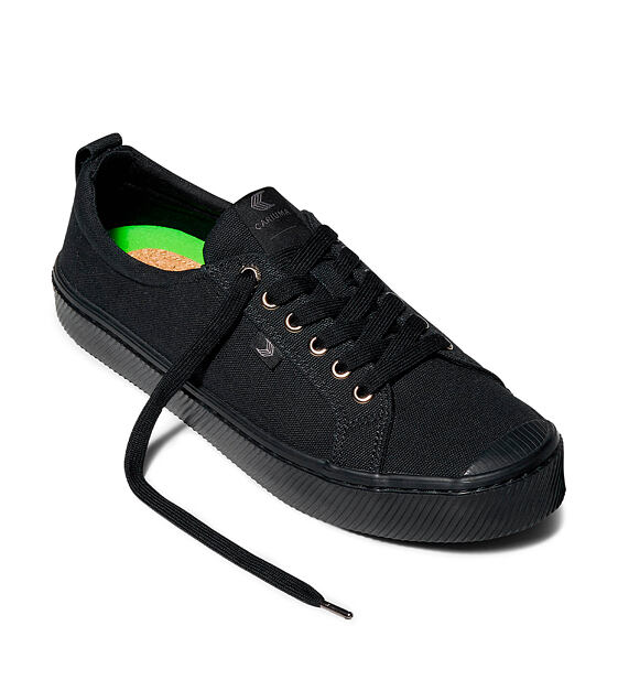 Womens leisure shoes Cariuma OCA Canvas All Black