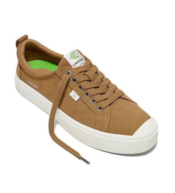 Womens leisure shoes Cariuma OCA Low Camel Suede Sneaker