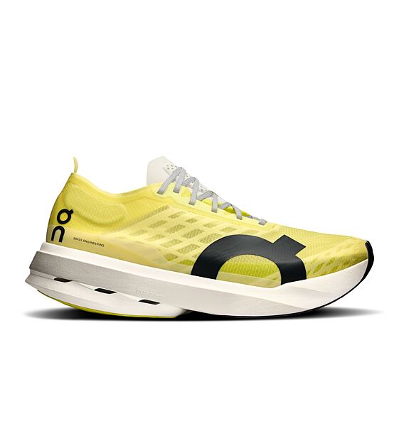 Mens Road Running Shoes On Cloudboom Strike