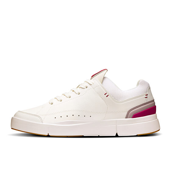 Womens leisure shoes On THE ROGER Centre Court