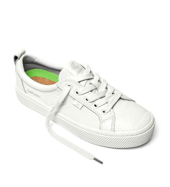 Mens leisure shoes Cariuma OCA Pebbled Leather White